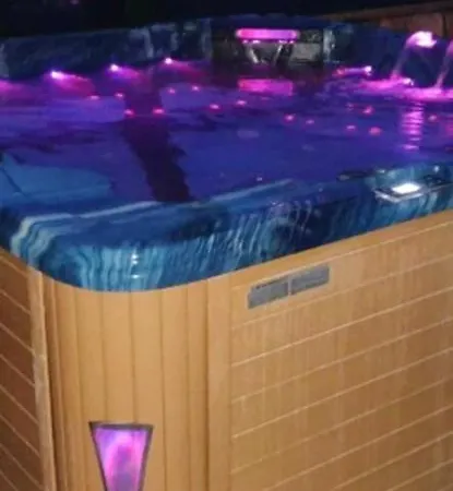 Villa Villa De 5 Chambres Avec Piscine Privee Jacuzzi Et Jardin Clos A Bernay